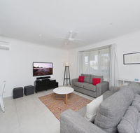 Ronald Avenue, 101, Sea Behind The Trees - Accommodation NSW