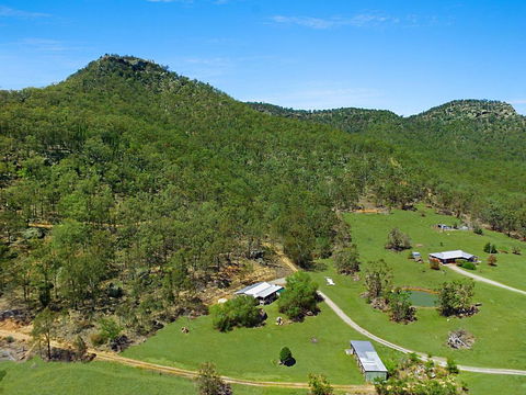 Rosa Estate In Broke - Two 3br House In Walking Distance To Cellar Doors - Accommodation NSW 2