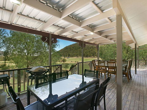 Rosa House In Broke, 4br House In Walking Distance To Cellar Doors - Accommodation NSW 0
