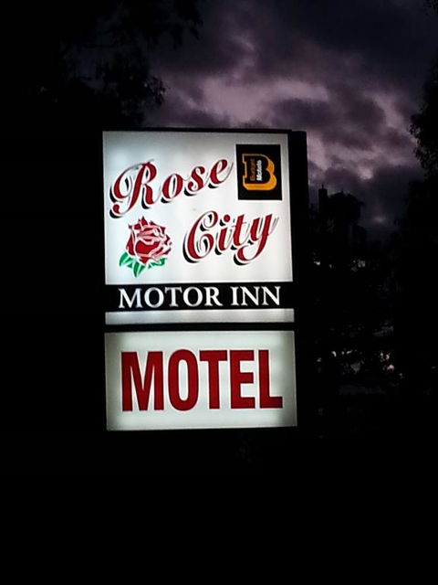 Rose City Motor Inn - Accommodation NSW 3