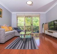 Rustic Hardwood 2 Bedroom Apartment in Randwick - Accommodation NSW