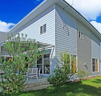 Sandlewood Breeze - spacious entertainer - Accommodation NSW