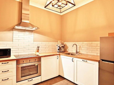Sarnia - Period Home In Garden Oasis With Pool - Accommodation NSW 1
