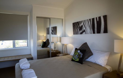 Savannah Cabins, Taronga Western Plains Zoo - Accommodation NSW 3