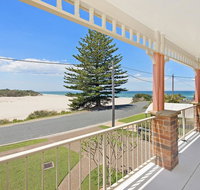 SEASCAPE - An Enticing Lakeside Escape - Accommodation NSW