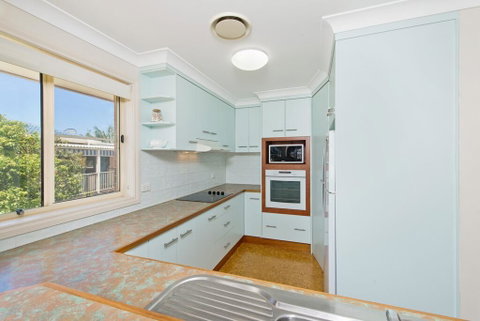 SEASCAPE - An Enticing Lakeside Escape - Accommodation NSW 2