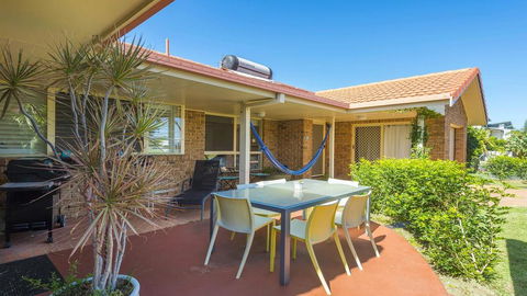 SECRET GARDEN - WiFi - Netflix - Pet Friendly - Accommodation NSW 3