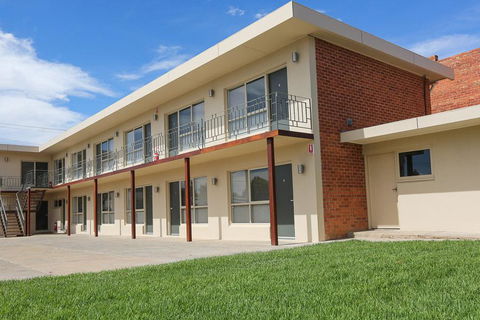 Seven Pines Motor Inn - Accommodation NSW 1