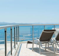 Shoal Bay Penthouse with Views and Resort Facilities - Accommodation NSW