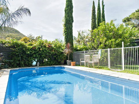 SHOAL BAY RIGGERS - Accommodation NSW 1