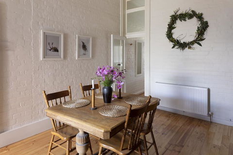 Shop House - Accommodation NSW 2