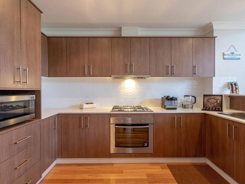 Shore To Please - Comfort, Cafes And Beaches - Accommodation NSW 3