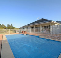 Silver Springs 6br Luxury Homestead with Wifi Pool. Fireplace Views Olives and Space - Accommodation NSW