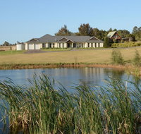Silver Springs Estate 4br house  6br house with Wifi Pool. Fireplace Views Olives and Space - Accommodation NSW