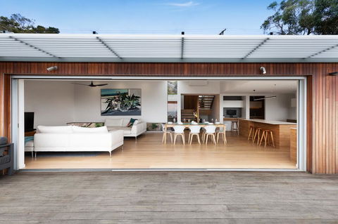Skyluxe Luxury Retreat With Water Views And Deluxe Interior From Every Room - Accommodation NSW 3