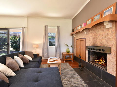 Somerville Wines Farmstay In Broke, Super Cute House On Working Farm. Walk For Miles. - Accommodation NSW 0