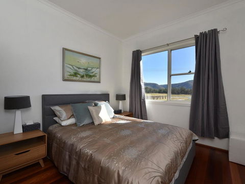 Somerville Wines Farmstay In Broke, Super Cute House On Working Farm. Walk For Miles. - Accommodation NSW 3