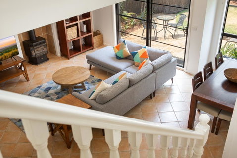 Spacious Home In The Heart Of Avalon Beach - Accommodation NSW 2