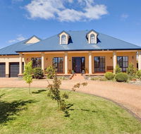 Stately Bowral Designer Home - Accommodation NSW