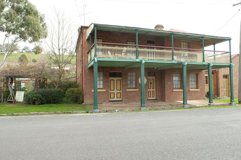 Stoke House - Accommodation NSW 2