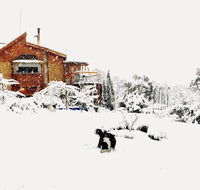 STUNNING HOME WITH AMAZING VIEWS - just 20 mins to the city and only 10 to MONA - Accommodation NSW