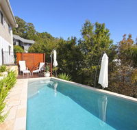 STUNNING HOME WITH SPECTACULAR VIEWS AND CLOSE TO THE BEACH - Accommodation NSW