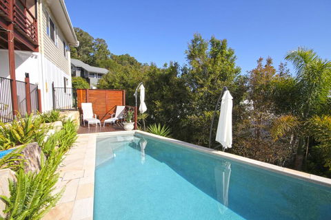 STUNNING HOME WITH SPECTACULAR VIEWS AND CLOSE TO THE BEACH - Accommodation NSW 0