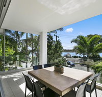 Stunning Riverfront Apartment in Noosaville - Unit 2 Wai Cocos 215 Gympie Terrace - Accommodation NSW