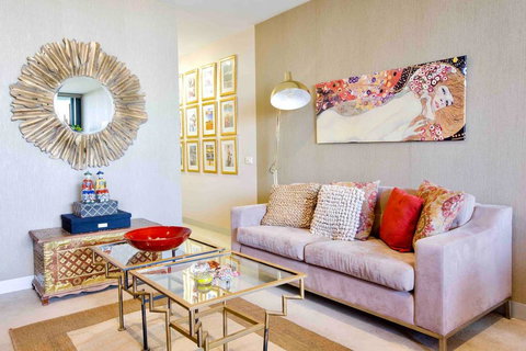 Stylish 1 Bedroom Apartment Amazing City Views - Accommodation NSW 0