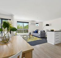 Stylish and Spacious Launceston Villa  Free Wifi - Accommodation NSW