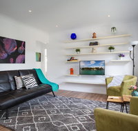 Sun-Drenched Apartment in a Peaceful Location - Accommodation NSW