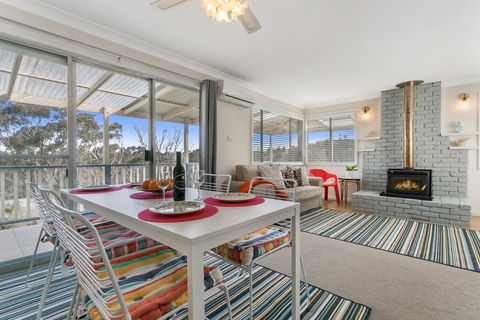 Sunflower Cottage - Accommodation NSW 2