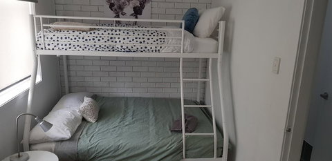 Sunlit Townhouse - Accommodation NSW 1