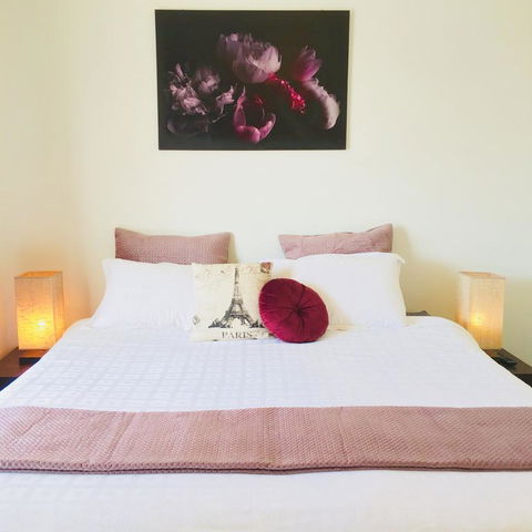 Sunny Shackell - Echuca Moama Holiday Accommodation - Accommodation NSW 3