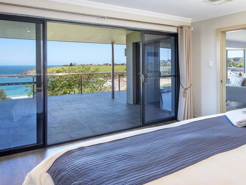 Sunrise Over Easts 2 - Ocean Views, Walk To Beach - Accommodation NSW 1