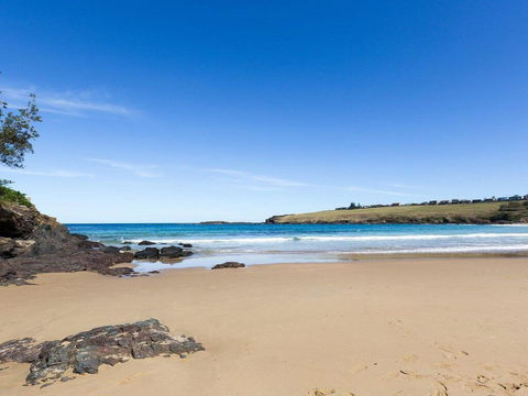 Sunrise Over Easts 2 - Ocean Views, Walk To Beach - Accommodation NSW 3