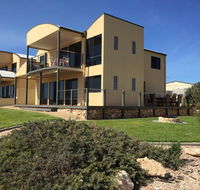 Sunset Cove Beach House - Accommodation NSW