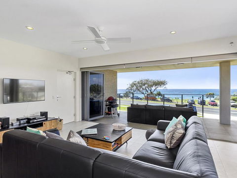 Surf 101 On Cabarita Beach - Accommodation NSW 0