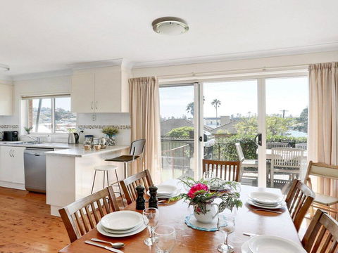 Surf Beach Views - Quiet Position, Close To Beach - Accommodation NSW 1