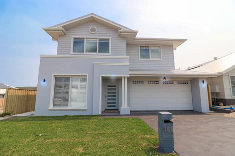 Surfers Paradise At Catherine Hill Bay - Accommodation NSW 1