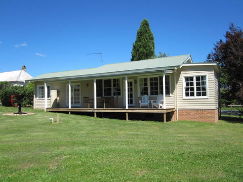 Sutton Forest Cottage - Accommodation NSW 3