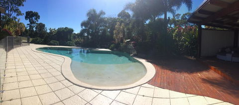 TAKURA HEIGHTS Modern Country Apartment With Pool Access - Accommodation NSW 1