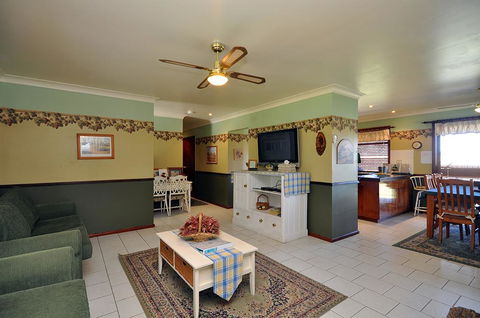 Talga Escape Rothbury With Pool And Views - Accommodation NSW 3