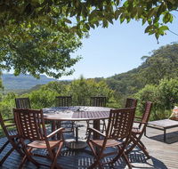 Taliesin - Beautiful 4 bedroom home with amazing views - Accommodation NSW