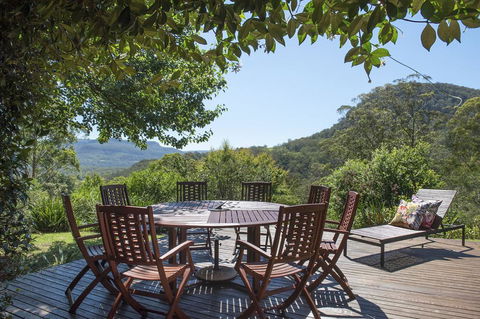 Taliesin - Beautiful 4 Bedroom Home With Amazing Views! - Accommodation NSW 0