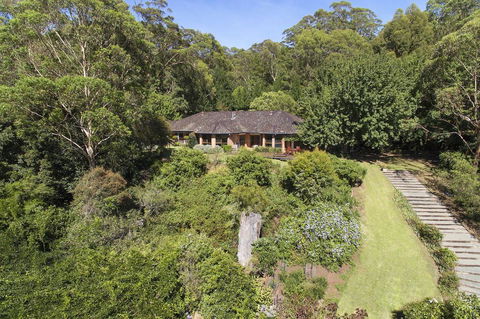 Taliesin - Beautiful 4 Bedroom Home With Amazing Views! - Accommodation NSW 2
