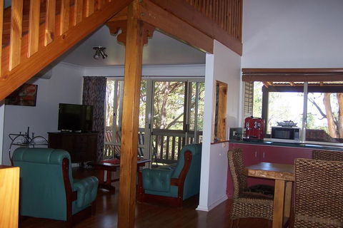 Tall Timbers At Youngs - Accommodation NSW 2