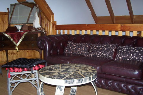 Tall Timbers At Youngs - Accommodation NSW 3