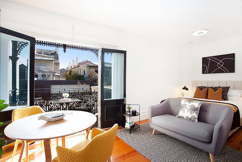 Tasteful Modern Studio 2.3Km From City Centre - Accommodation NSW 0