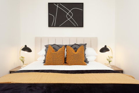 Tasteful Modern Studio 2.3Km From City Centre - Accommodation NSW 1